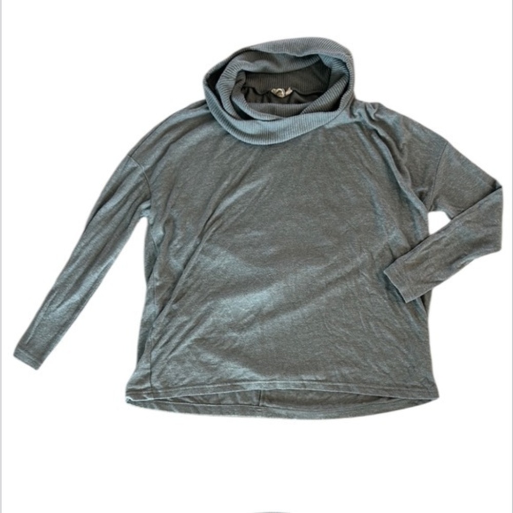 White Crow long sleeve oversized cowl neck thermal shirt size XS from buckle